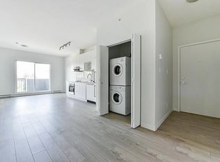 13678 Grosvenor Rd #201, Surrey, BC V3R5E2