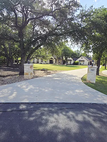 140 Oak Plaza Dr Photo 1