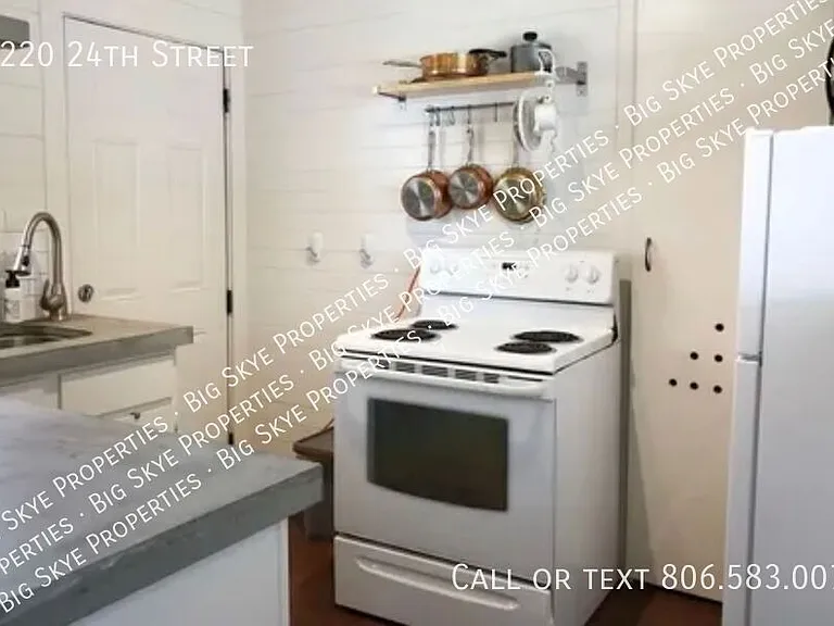 2220 24th St — Photo 11