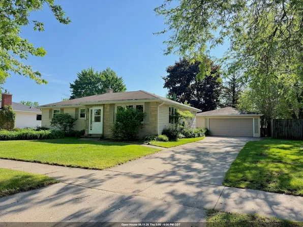 1112 Tullar Rd, Neenah, WI 54956