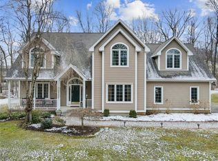 27 Soobitsky Rd, Higganum, CT 06441