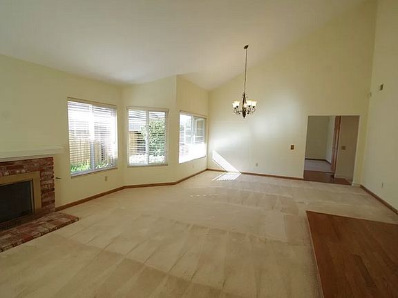 3rd image of 6797 Oak Forest Dr