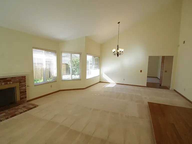 6797 Oak Forest Dr — Photo 3