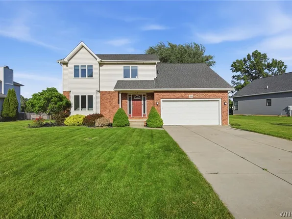 664 Sara Ct, Lewiston, NY 14092
