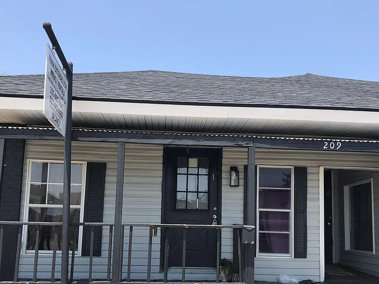 209 S Irwin St #4 — Photo 6