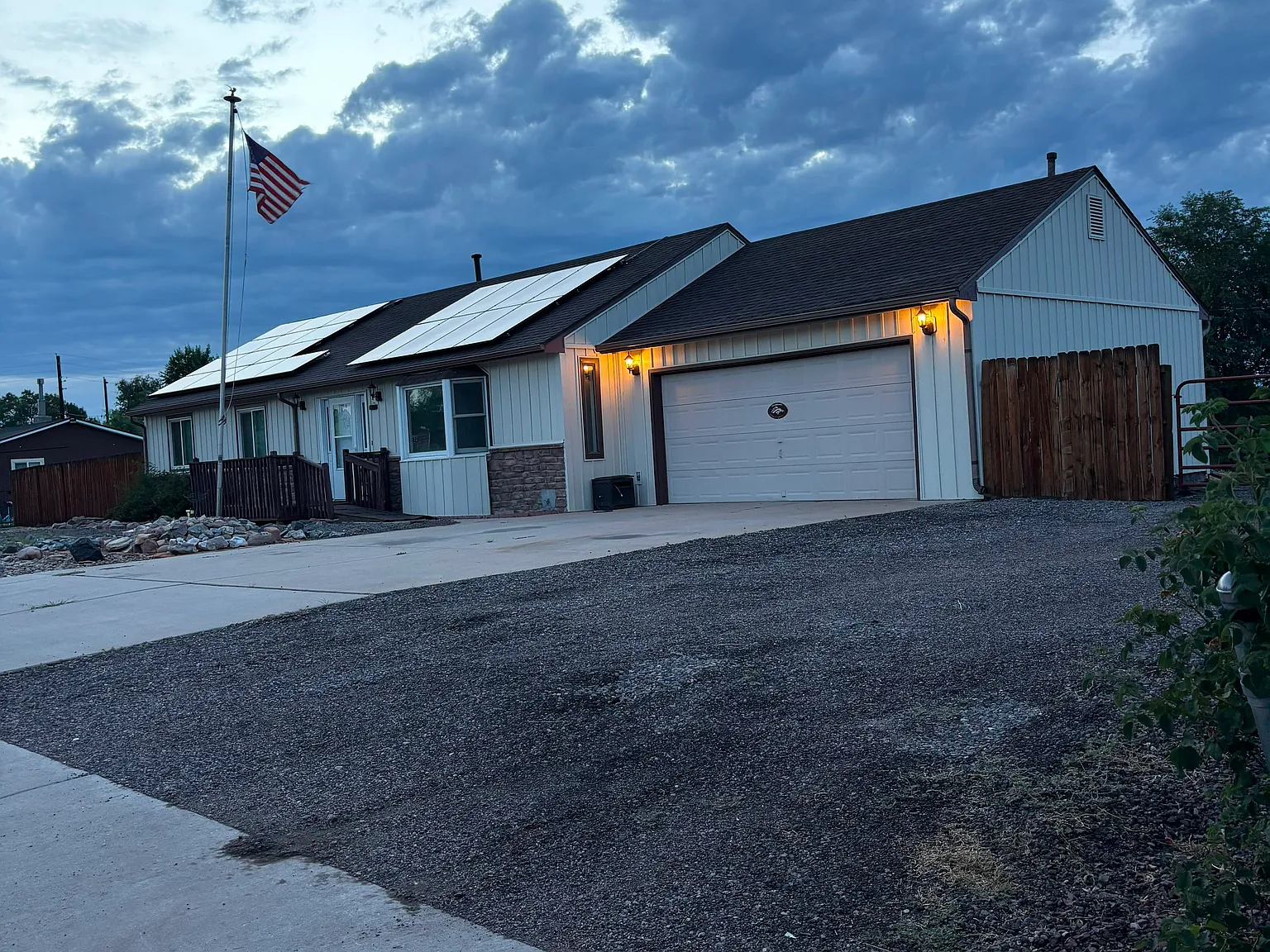 3 bed, 1400 sqft, $4,000 — Photo 2
