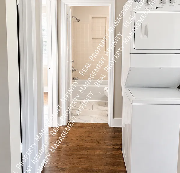 3684 Marion Ave — Photo 9