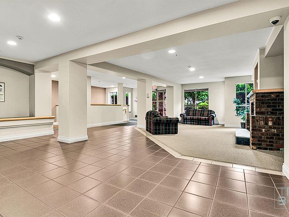 4th image of 22015 48th Ave #203