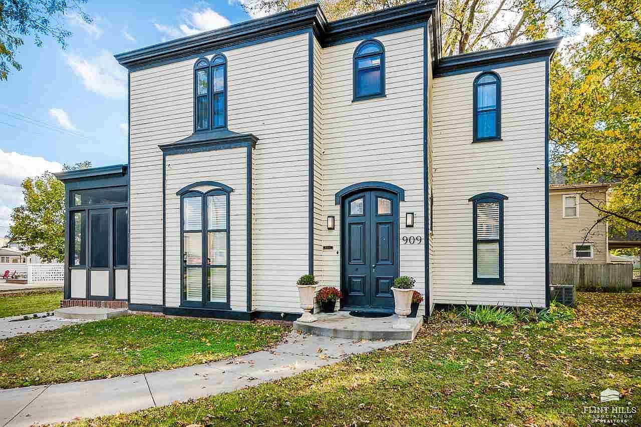 909 5th St, Wamego, KS 66547 Zillow