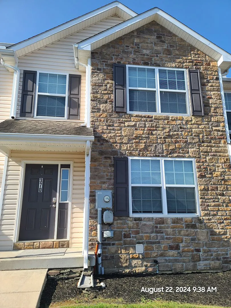 3 Bedroom Townhome for Rent in Waynesboro — Photo 1