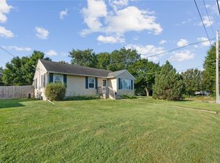 612 W 13th St, Vinton, IA 52349