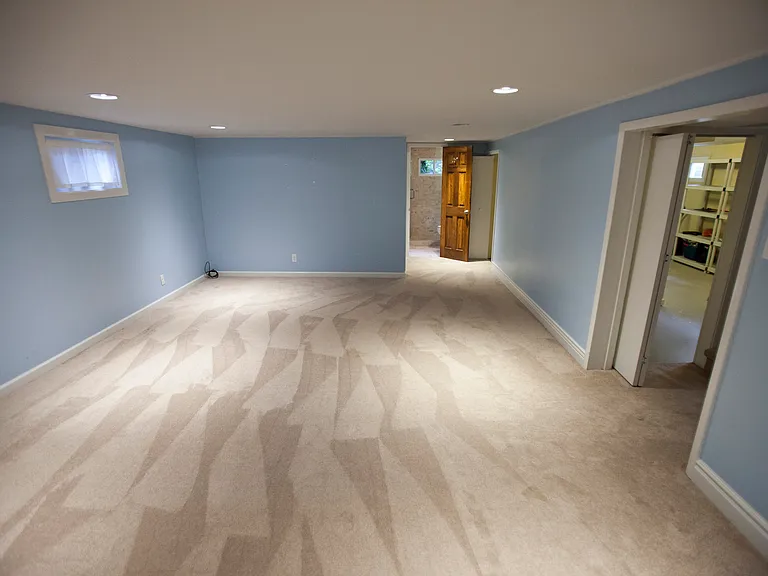 380 S 43rd St — Photo 11