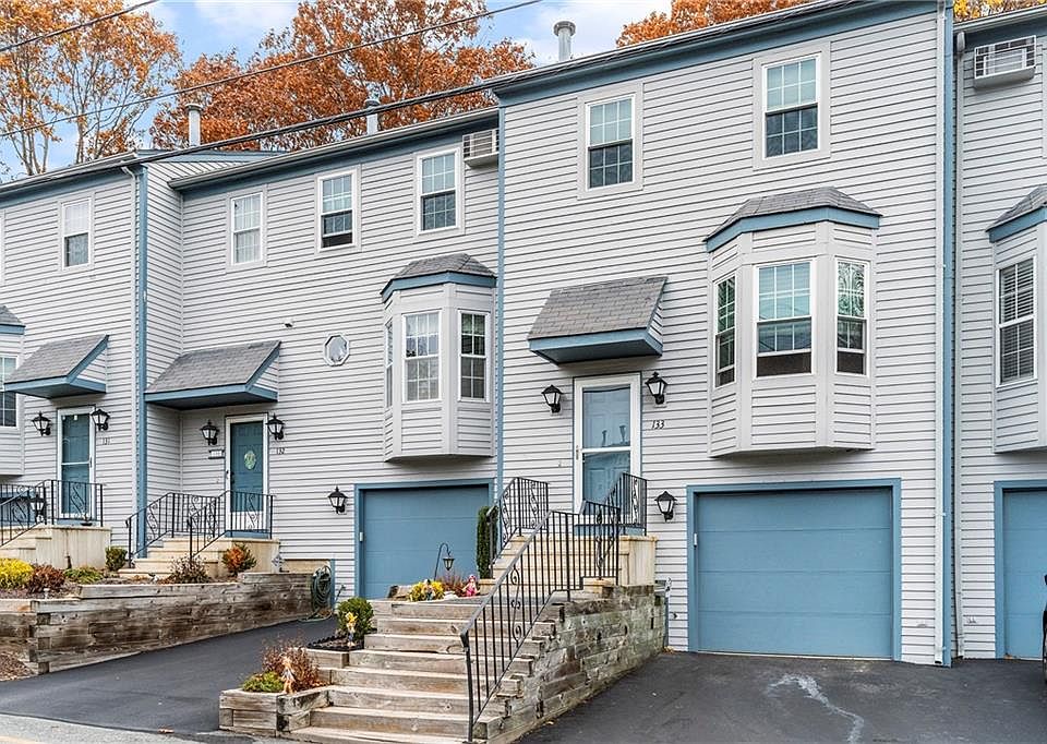 1st image of 565 Quaker Ln APT 13
