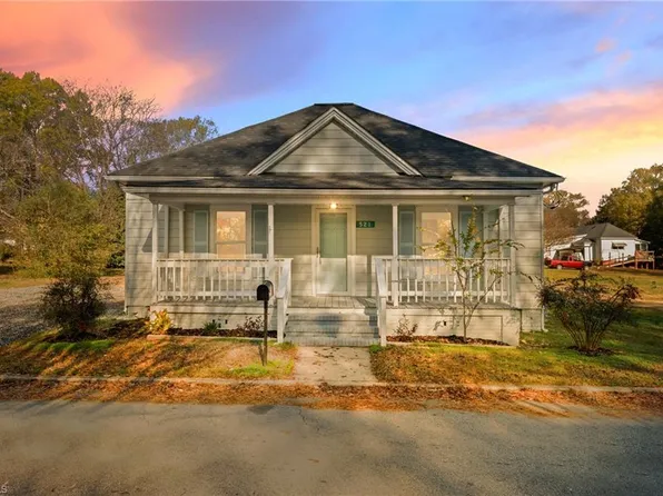 521 Walnut St, Eden, NC 27288