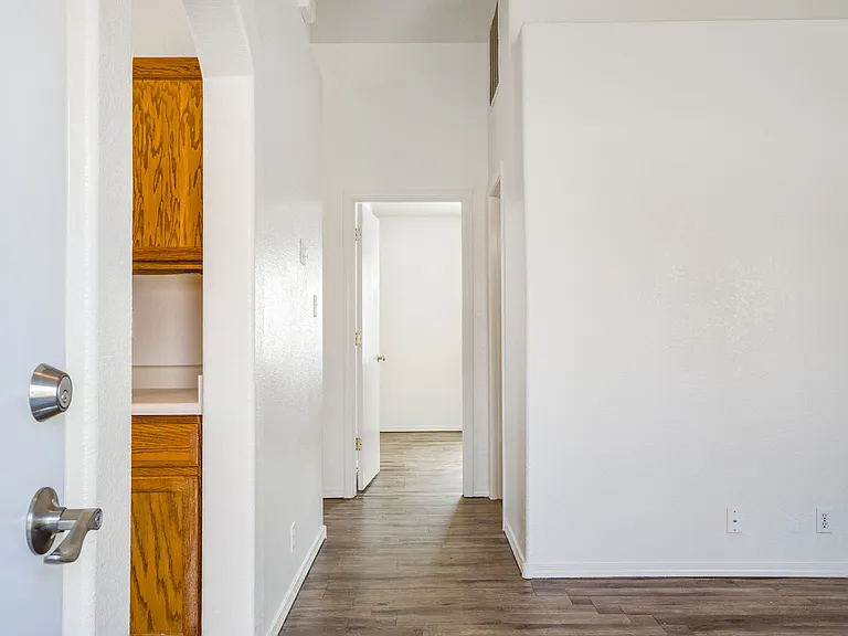 4705 Chow Ct NE — Photo 5