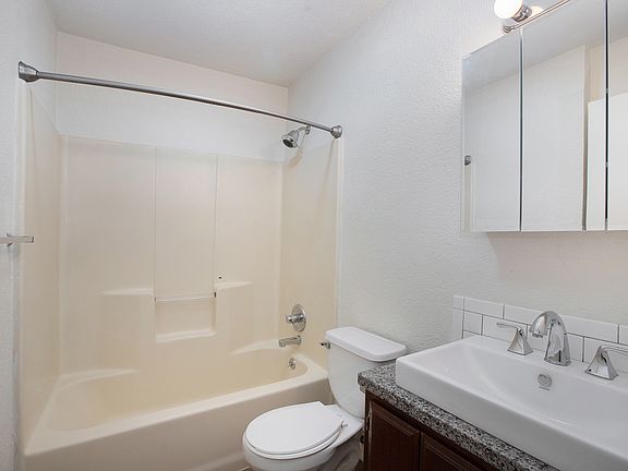 3rd image of 1214 Lafayette Ave