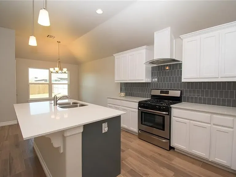 9444 NW 88th St — Photo 3