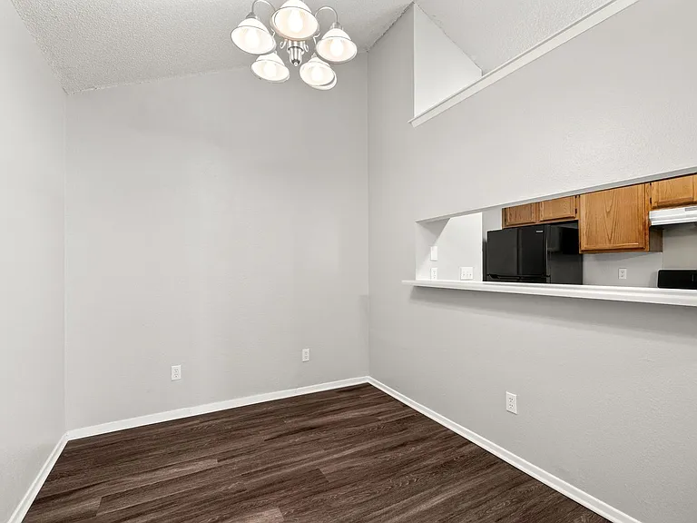 CV-AUS12130 Thompkins — Photo 7