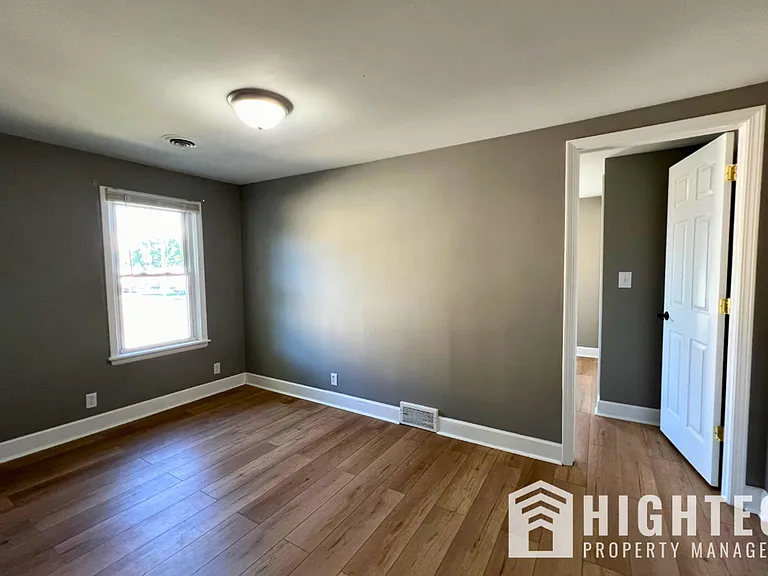 219 E McPherson Hwy — Photo 10