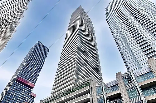 2221 Yonge St #1106 Photo 1
