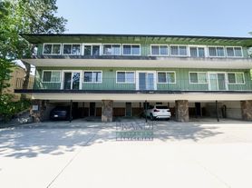 1562 Sir Francis Drake Blvd