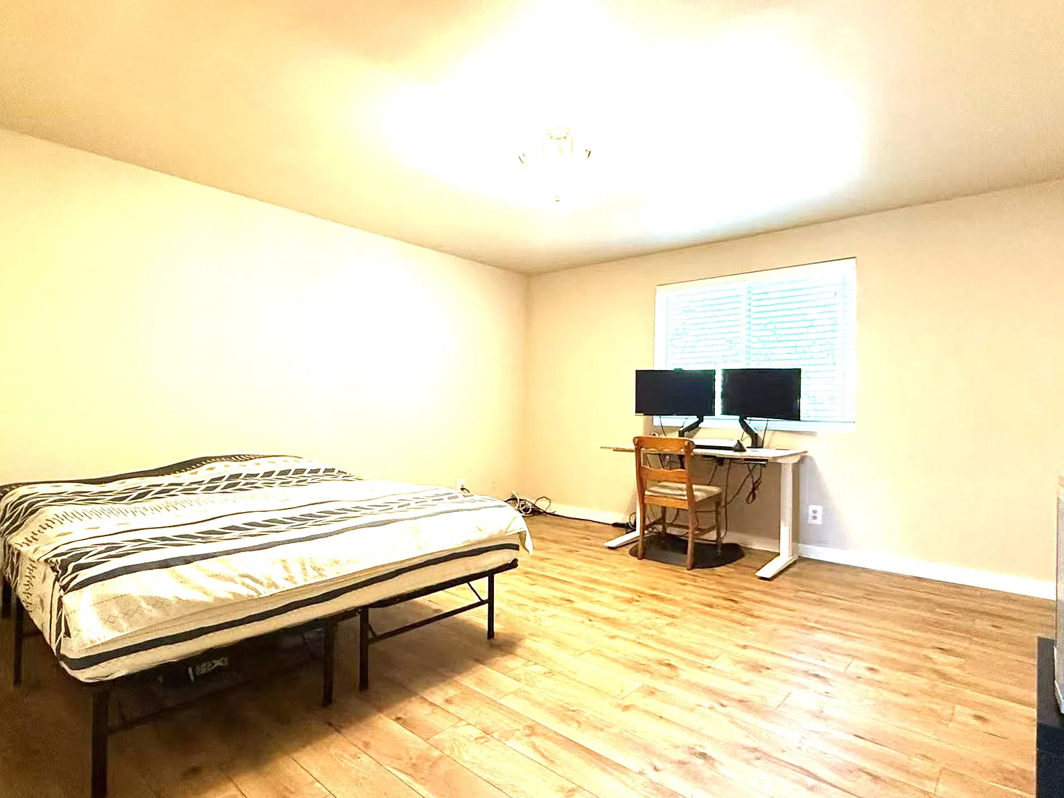 3 bed, 2.5 bath, 1920 sqft, $3,870 — Photo 3