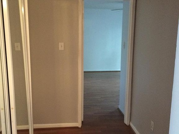 5th image of 10421 Montrose Ave