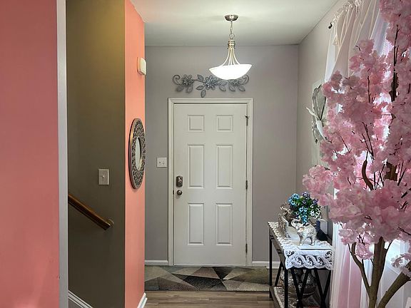 3rd image of 9 Tradewinds Avenue