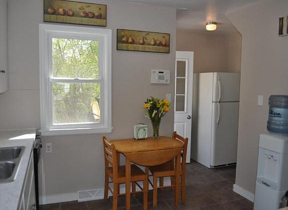 5th image of 614 Price Ave