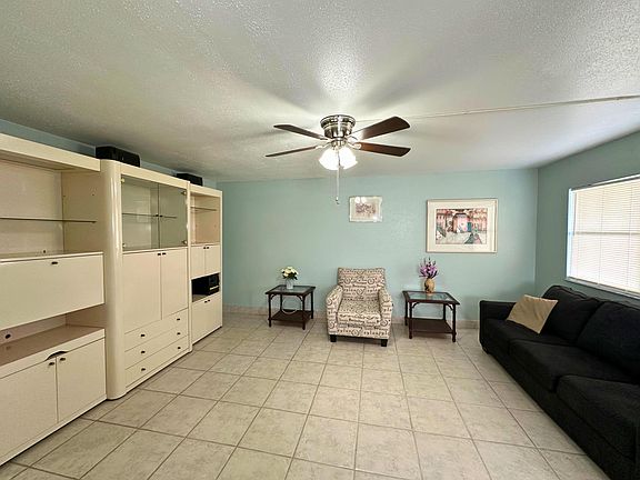 5th image of 337 Saxony H Way #337