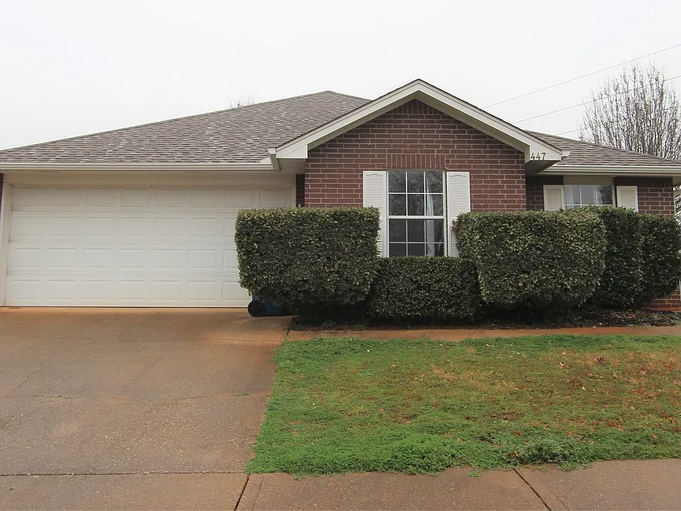 447 Redbud Cir
