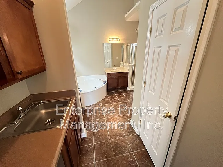 5236 Laurelhome Cv — Photo 16