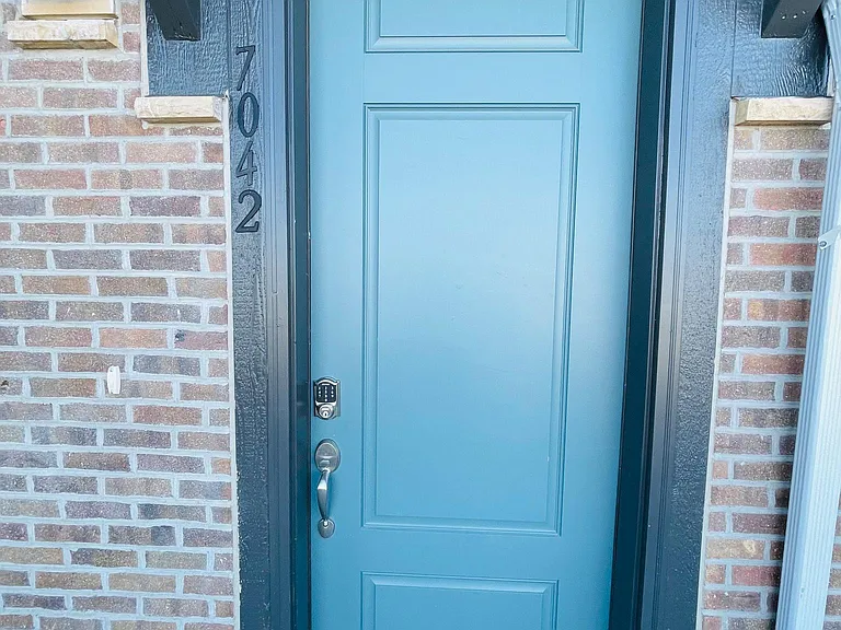 7042 Doncaster Ct — Photo 37