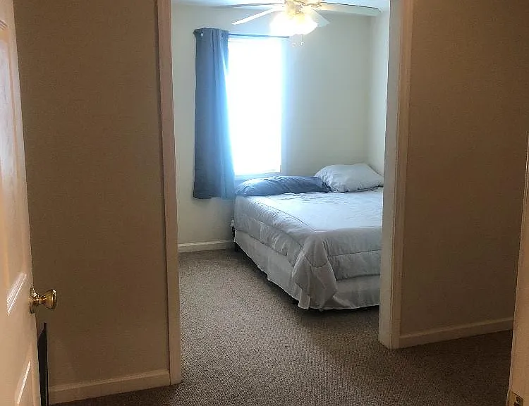 SEATING AREA OR GUEST BEDROOM