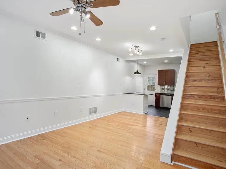 2355 E Harold St — Photo 6