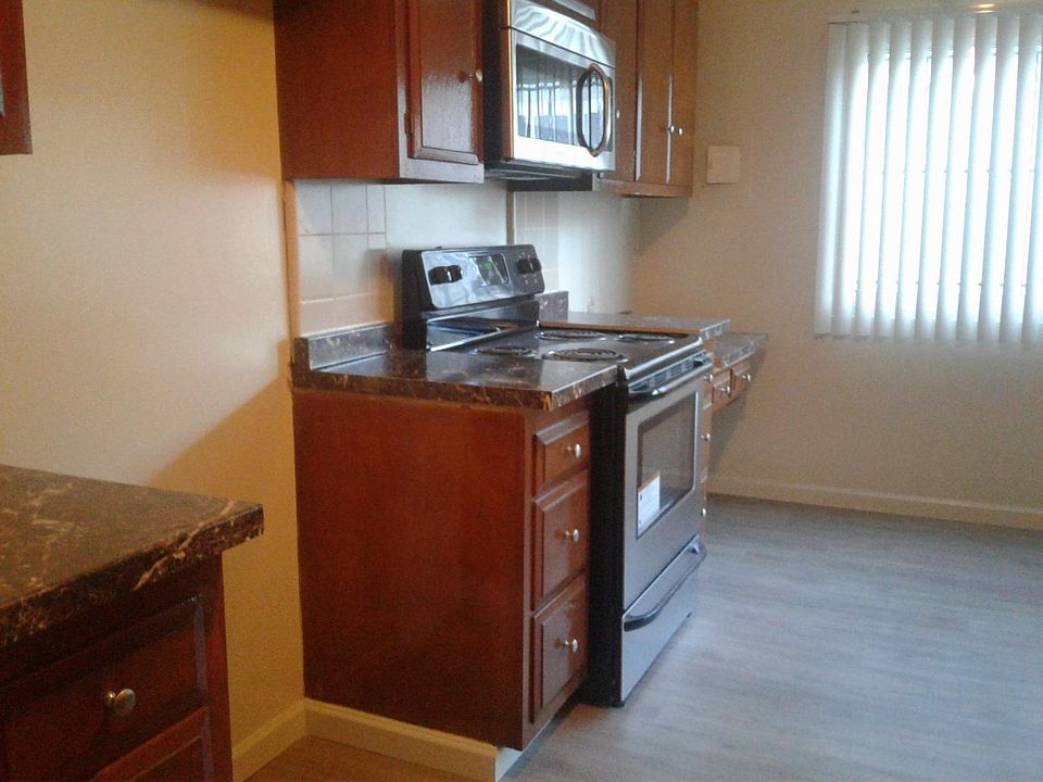 1st image of 623 S Grevillea Ave APT 1