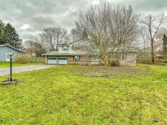 3rd image of 1063 Larkston Dr