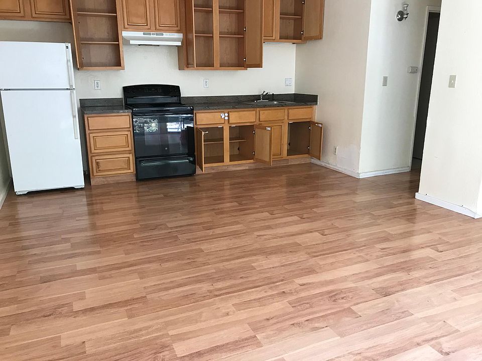 1st image of 61 Saint Marks Ct