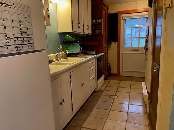 4th image of 325 Laharpe St