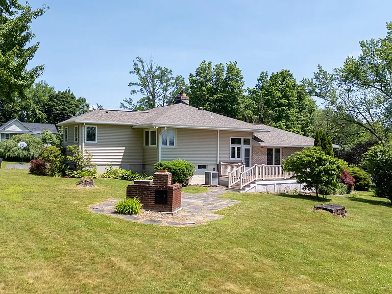 111 Woodland Ave — Photo 3