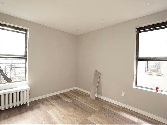 4th image of 838 Riverside Dr APT 3C
