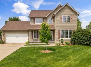 904 SE Little Beaver Dr, Grimes, IA 50111
