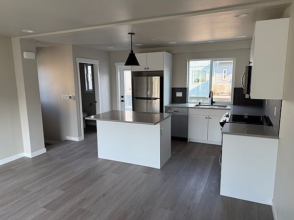 Kitchen/dining/living