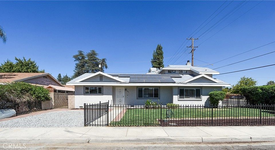 1st image of 490 Janeva Ct