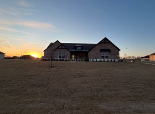 808 Valley Ridge Rd, Van Alstyne, TX 75495