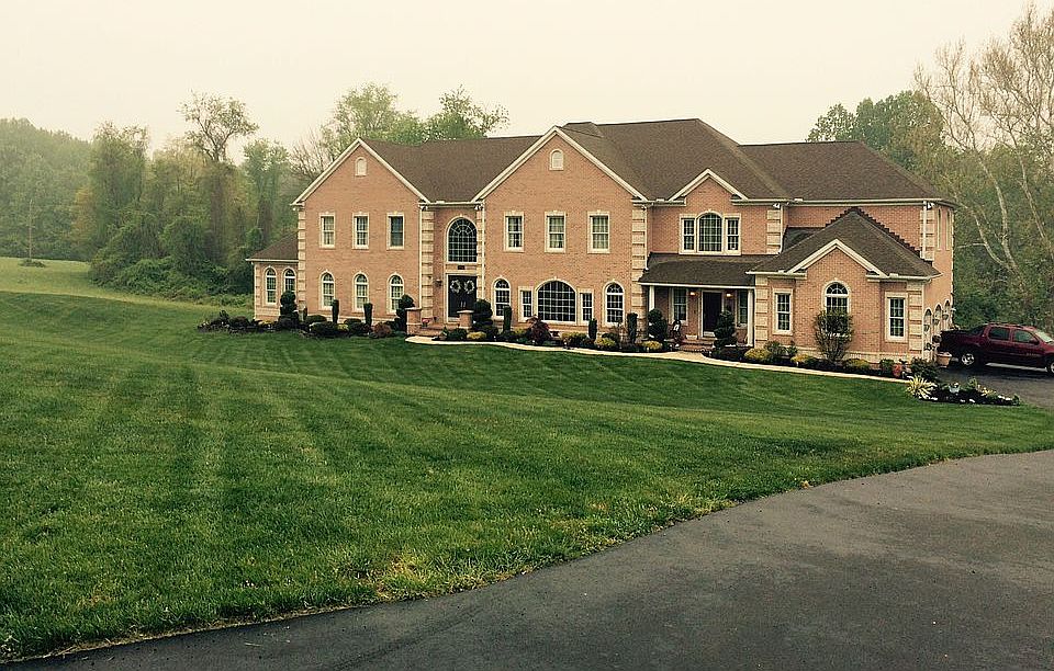 1st image of 2716 Fallsbrooke Manor Dr