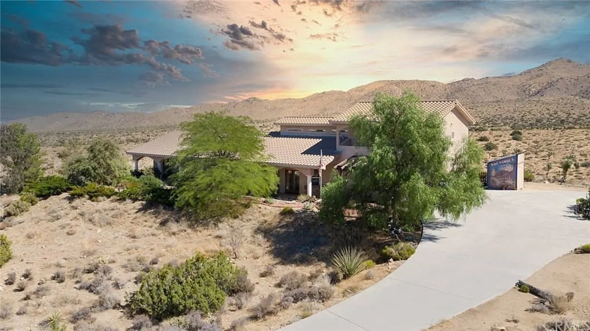 Building Photo - 58971 Carmelita Cir