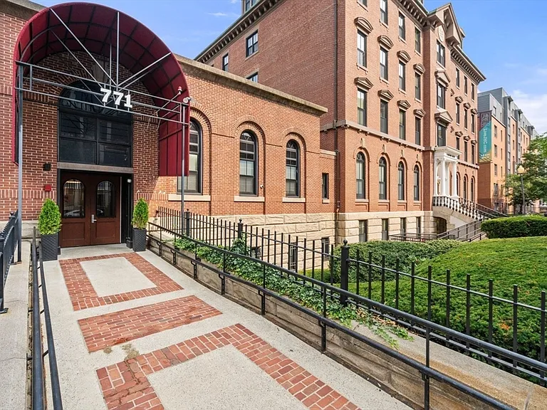 771 Harrison Ave #201 — Photo 20