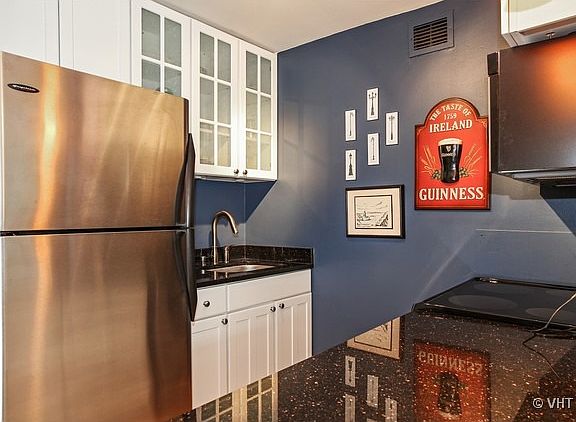 4th image of 4343 N Clarendon Ave APT 408