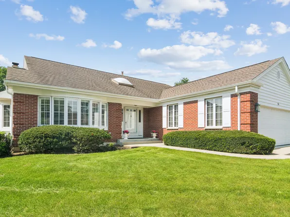 55 Brodick Ln, Inverness, IL 60067